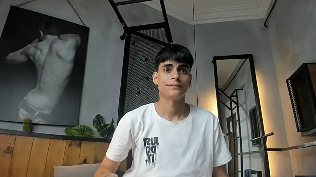 Snapshot of Dani_mc1 chatting on September 24, 11:19 pm Dani mc1 online show from September 24, 11:19 pm