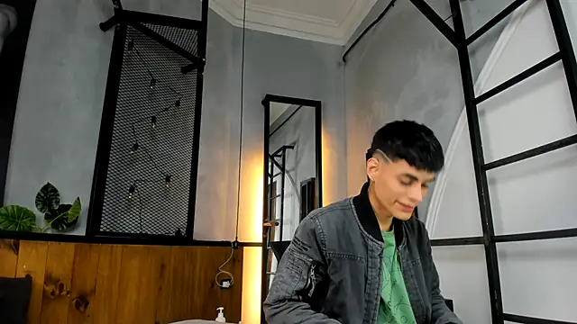 Snapshot of Dani_mc1 chatting on September 27, 11:15 am Dani mc1 online show from September 27, 11:15 am