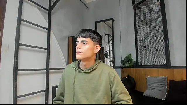 Snapshot of Dani_mc1 chatting on November 12, 11:32 am Dani mc1 online show from November 12, 11:32 am