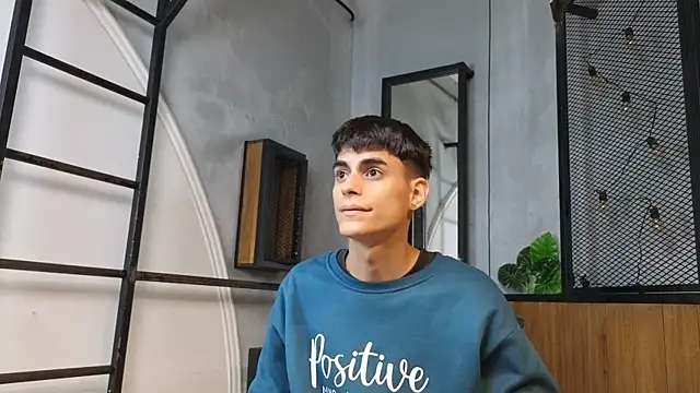 Snapshot of Dani_mc1 chatting on December 14, 11:48 am Dani mc1 online show from December 14, 11:48 am