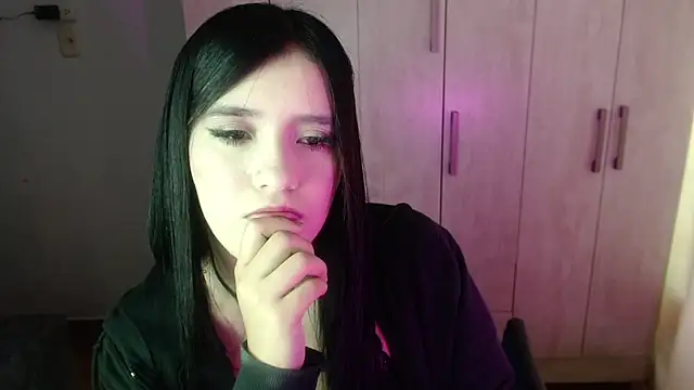 Velvet 28 online show from October 29, 1:35 pm