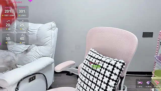 Lgsander  online show from December 16, 2:38 am