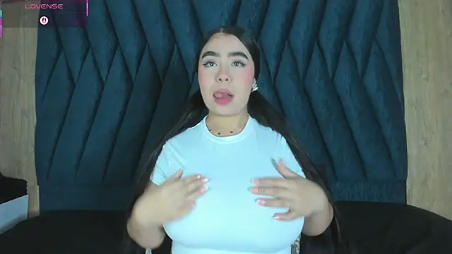 Snapshot of Samy_Grey01 chatting on November 18, 3:23 am Samy Grey01 online show from November 18, 3:23 am