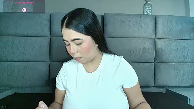 Snapshot of Samy_Grey01 chatting on December 2, 3:23 am Samy Grey01 online show from December 2, 3:23 am