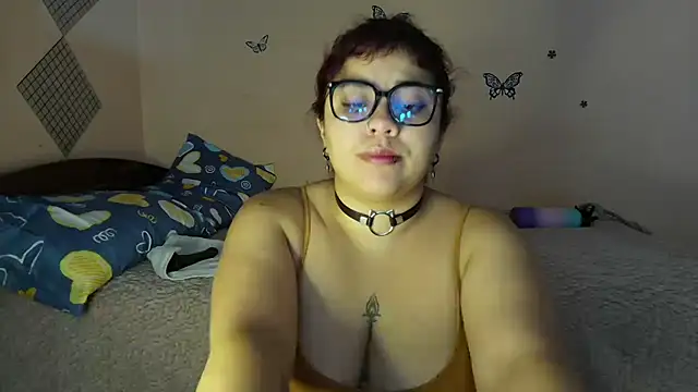 Snapshot of Danna-Sofia chatting on October 16, 4:46 am Danna-Sofia online show from October 16, 4:46 am