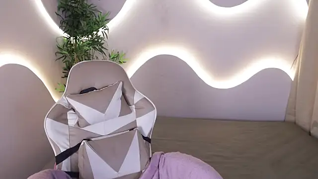 Snapshot of Emma_and_Issac chatting on November 29, 4:26 am Emma and Issac online show from November 29, 4:26 am