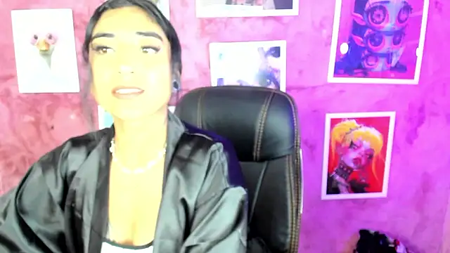 Emma and Issac online show from February 21, 8:54 pm