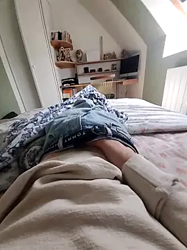 Vivi131p online show from April 22, 1:23 pm