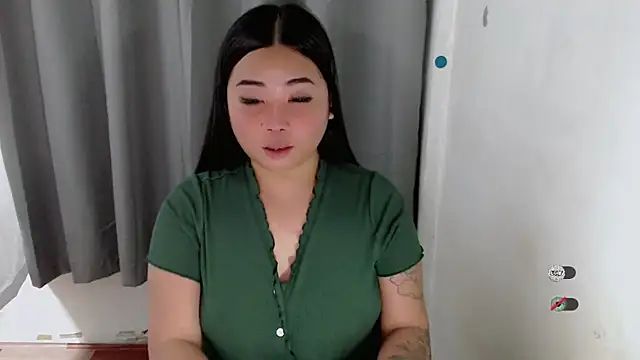 Snapshot of Yhana_Slut chatting on September 14, 8:41 pm Yhana Slut online show from September 14, 8:41 pm