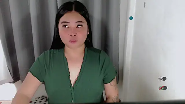 Snapshot of Yhana_Slut chatting on September 24, 11:13 am Yhana Slut online show from September 24, 11:13 am