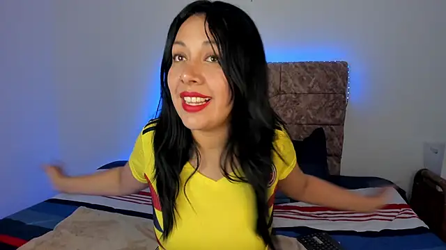 Snapshot of Vik_gomez chatting on June 18, 1:39 am Vik gomez online show from June 18, 1:39 am