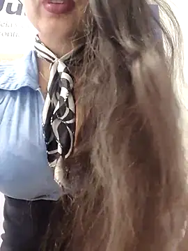 AMATISTA  16 online show from January 15, 12:10 pm