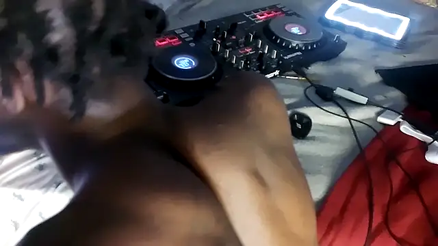 Triggerhappycj100 online show from February 8, 4:05 am