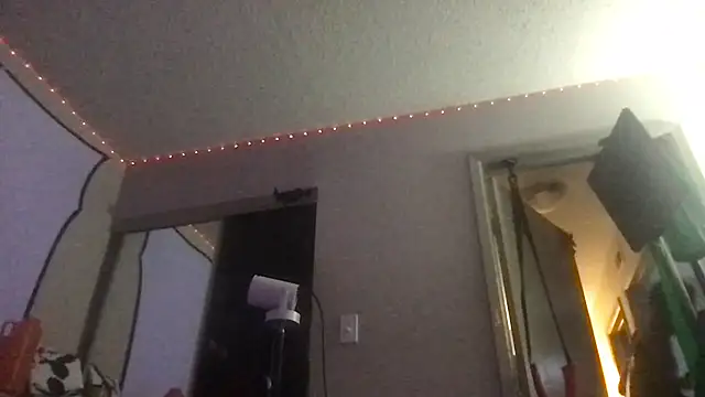 Triggerhappycj100 online show from April 21, 4:12 pm