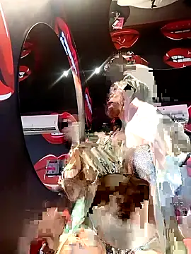 Snapshot of danaalamiri chatting on September 27, 1:32 am danaalamiri online show from September 27, 1:32 am