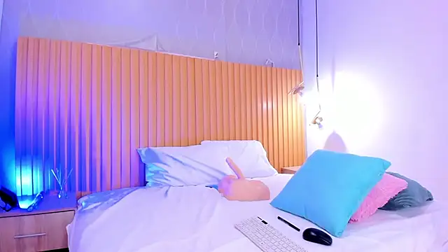 Snapshot of danaalamiri chatting on October 21, 9:48 pm danaalamiri online show from October 21, 9:48 pm