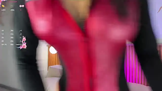 Snapshot of Valleriie_ chatting on November 29, 3:15 pm Valleriie online show from November 29, 3:15 pm