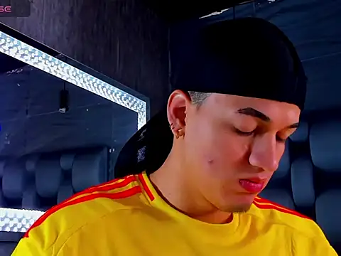 rocoo santos online show from March 10, 5:40 pm