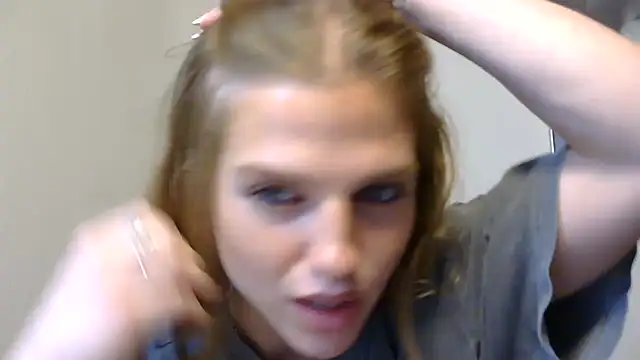 sweetceeme online show from April 21, 1:42 am