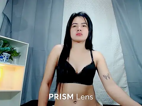 Snapshot of Urasian_ladybug chatting on November 23, 5:02 pm Urasian ladybug online show from November 23, 5:02 pm