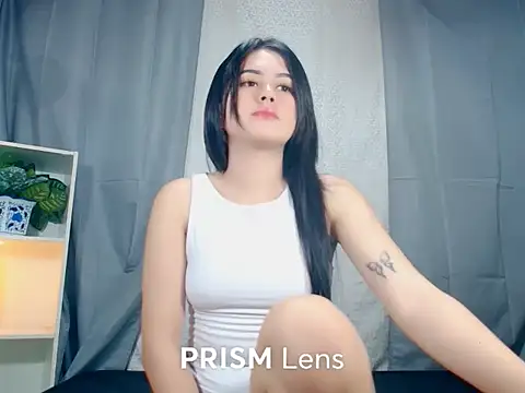 Snapshot of Urasian_ladybug chatting on December 1, 7:46 am Urasian ladybug online show from December 1, 7:46 am