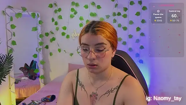 Snapshot of Naomy_tay1 chatting on September 13, 3:17 am Naomy tay1 online show from September 13, 3:17 am