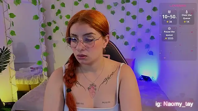 Snapshot of Naomy_tay1 chatting on September 19, 3:30 am Naomy tay1 online show from September 19, 3:30 am