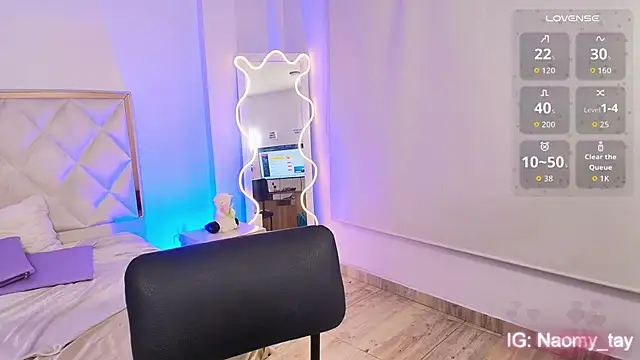 Snapshot of Naomy_tay1 chatting on October 13, 3:06 am Naomy tay1 online show from October 13, 3:06 am