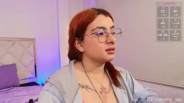 Snapshot of Naomy_tay1 chatting on November 6, 3:18 am Naomy tay1 online show from November 6, 3:18 am