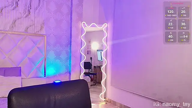 Snapshot of Naomy_tay1 chatting on November 15, 3:37 am Naomy tay1 online show from November 15, 3:37 am