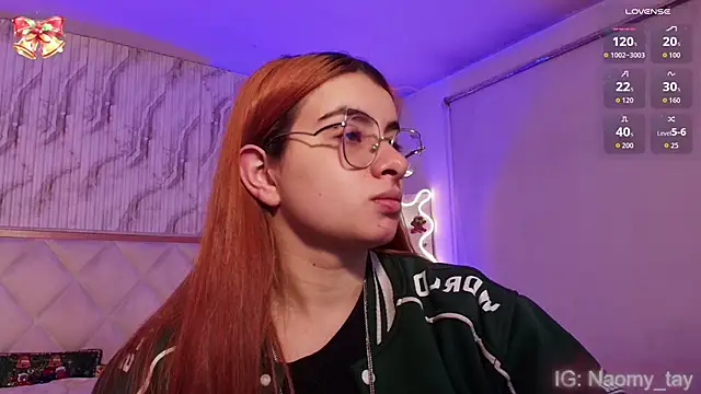 Snapshot of Naomy_tay1 chatting on December 3, 3:03 am Naomy tay1 online show from December 3, 3:03 am