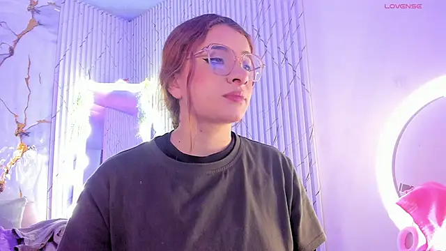 Naomy tay1 online show from March 30, 4:24 am