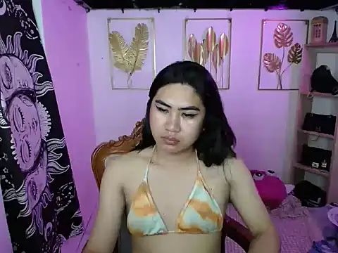 Snapshot of MADONA_HILTON chatting on June 18, 9:19 pm MADONA HILTON online show from June 18, 9:19 pm