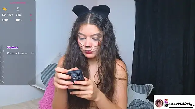 Snapshot of celestte_evans_1 chatting on October 29, 4:04 am celestte evans 1 online show from October 29, 4:04 am