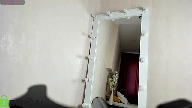 Elle Ellise online show from October 1, 6:41 am