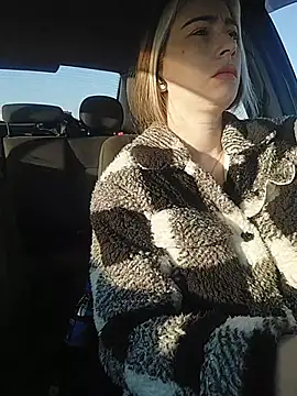 Reina Cummings online show from February 27, 6:13 am