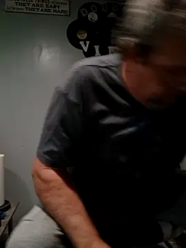 Snapshot of SueNixon chatting on November 6, 11:26 pm SueNixon online show from November 6, 11:26 pm