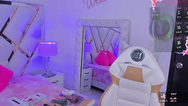 Snapshot of megann__up chatting on September 14, 7:46 pm megann  up online show from September 14, 7:46 pm