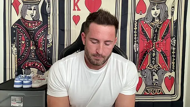 brettmycles28 online show from November 6, 5:14 pm