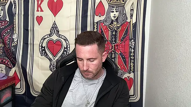 brettmycles28 online show from November 17, 8:36 pm