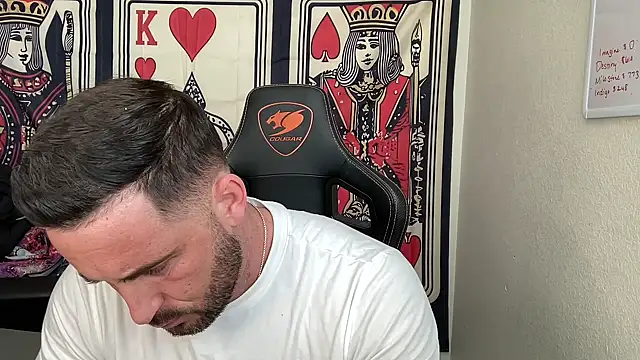 brettmycles28 online show from March 19, 5:06 pm