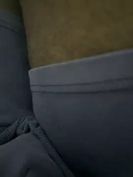 Snapshot of bigDick_000610 chatting on December 3, 8:40 pm bigDick 000610 online show from December 3, 8:40 pm