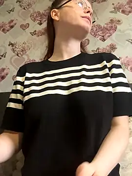 Snapshot of raen001 chatting on November 5, 9:53 am raen001 online show from November 5, 9:53 am