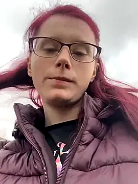 Snapshot of raen001 chatting on November 27, 9:44 am raen001 online show from November 27, 9:44 am