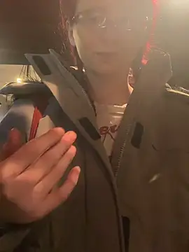 raen001 online show from February 6, 9:56 am