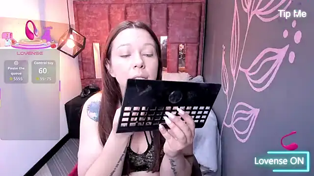 Isa Thompson   online show from September 25, 11:47 am