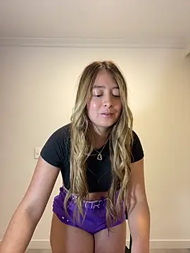 Zara Ross online show from April 14, 1:33 am