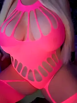 Snapshot of ThiccDreamDoll chatting on March 31, 3:41 am ThiccDreamDoll online show from March 31, 3:41 am