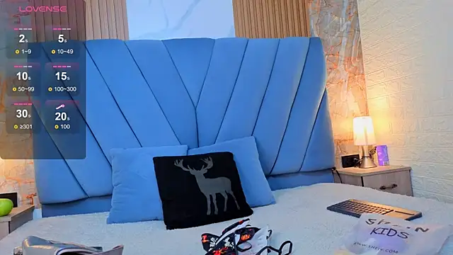 angel  red  online show from September 17, 3:30 am