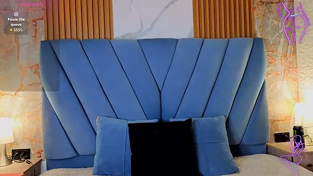 angel  red  online show from September 25, 1:20 am